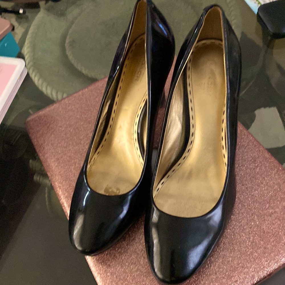 Coach Sheri black patent leather pumps size 8.5 used very good condition.